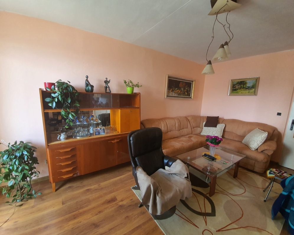 Na prenájom 3 - izbový byt, Karpatská ul.